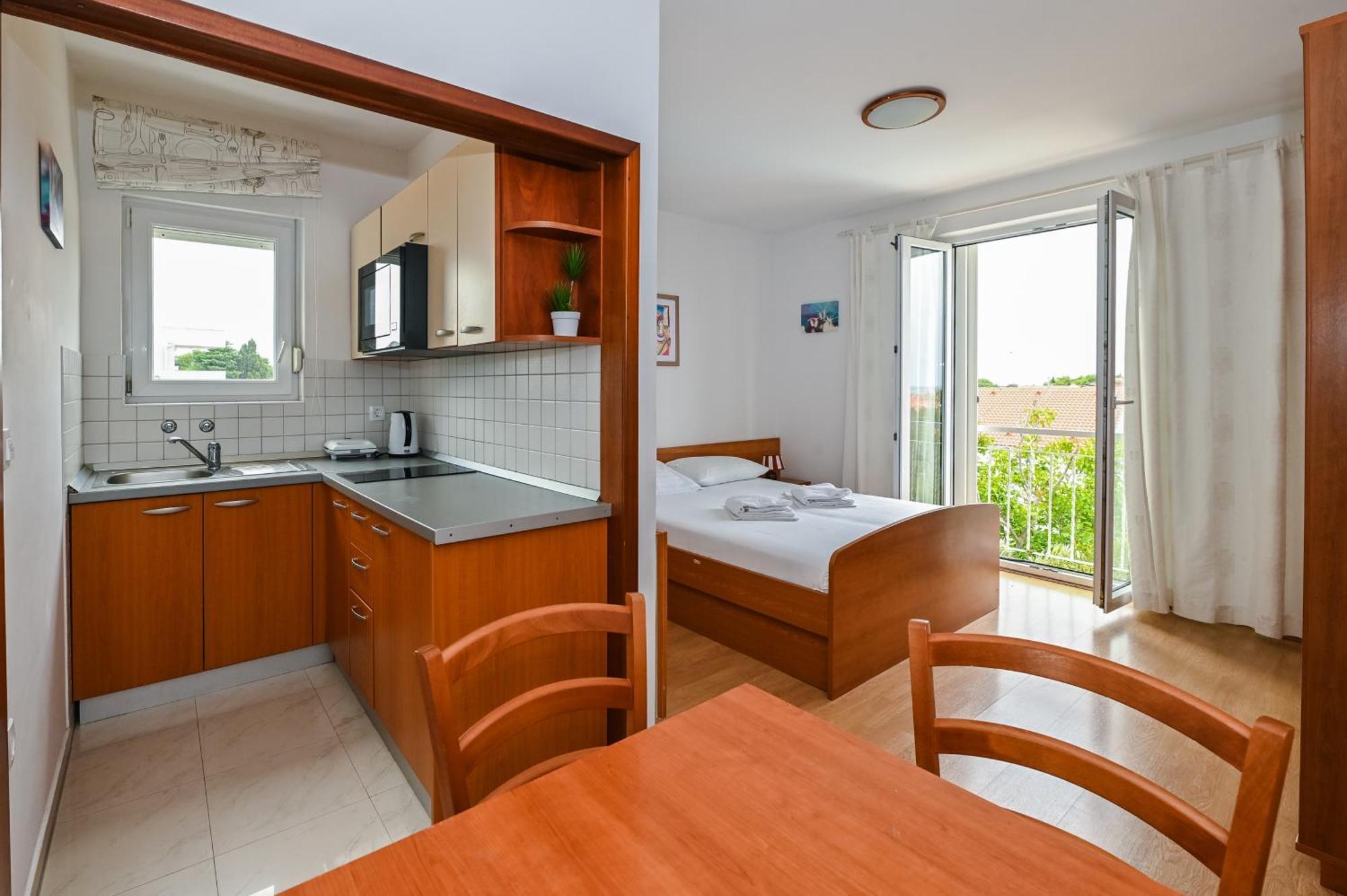 Seagull Pool Apartments & Studios Новаля Номер фото