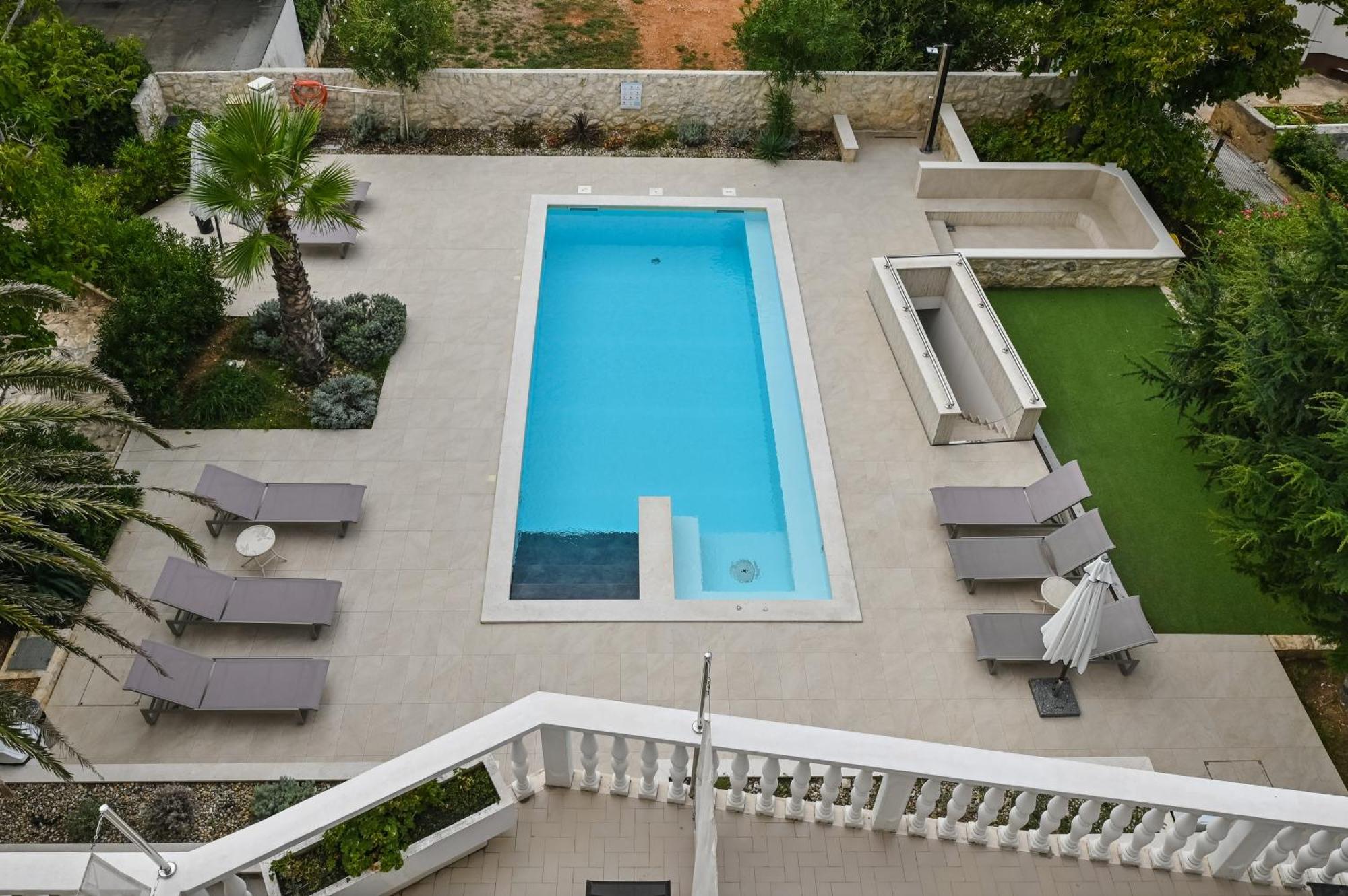 Seagull Pool Apartments & Studios Новаля Екстер'єр фото