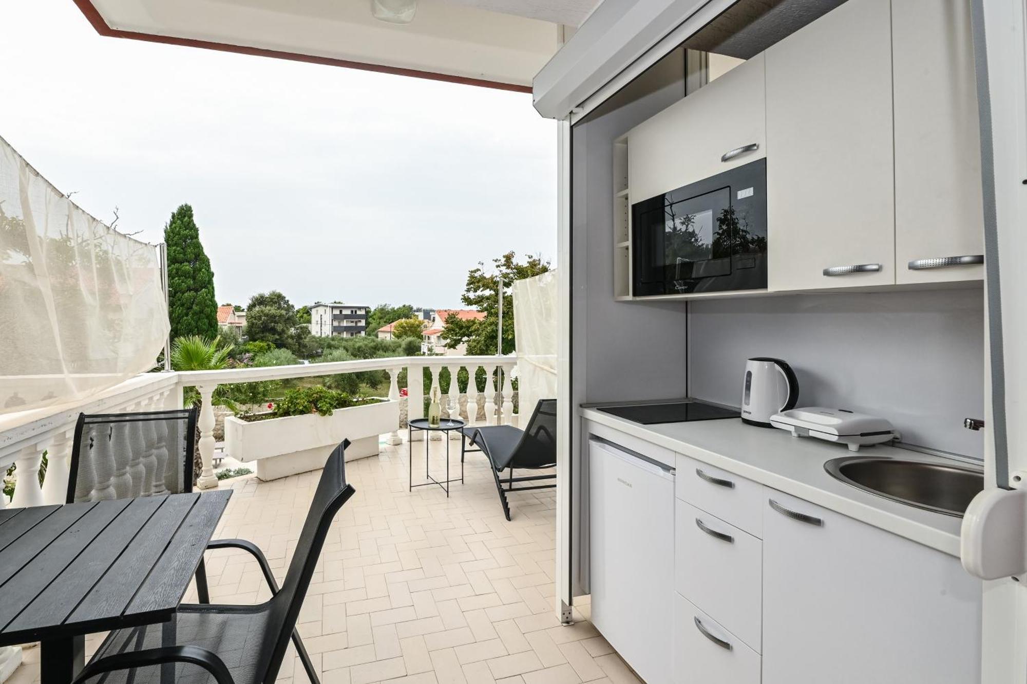 Seagull Pool Apartments & Studios Новаля Номер фото