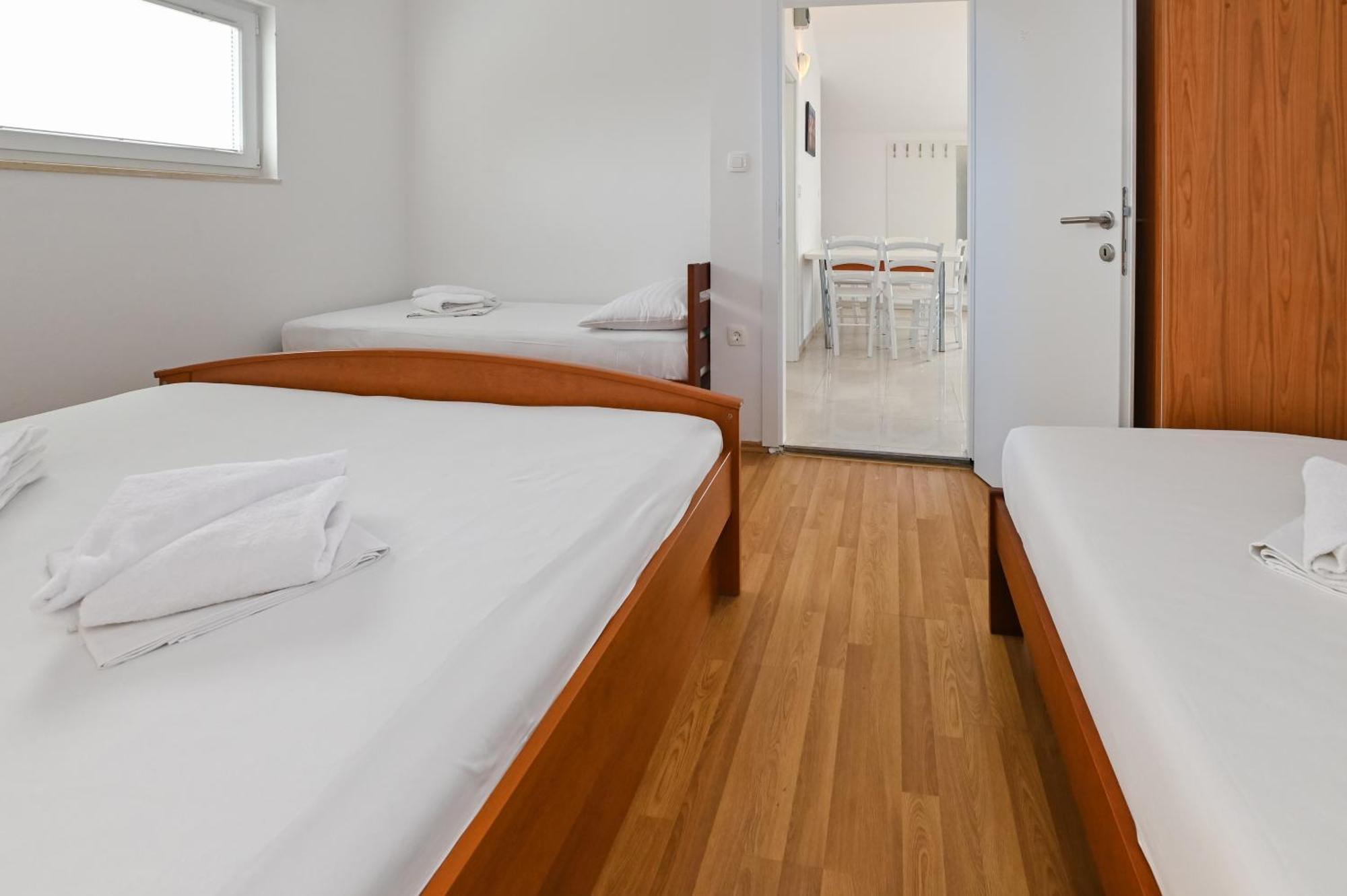 Seagull Pool Apartments & Studios Новаля Номер фото