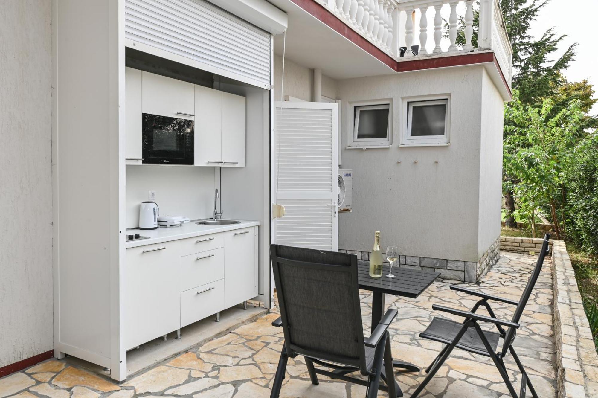 Seagull Pool Apartments & Studios Новаля Номер фото