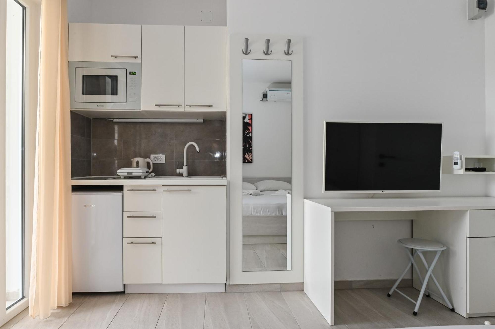 Seagull Pool Apartments & Studios Новаля Номер фото