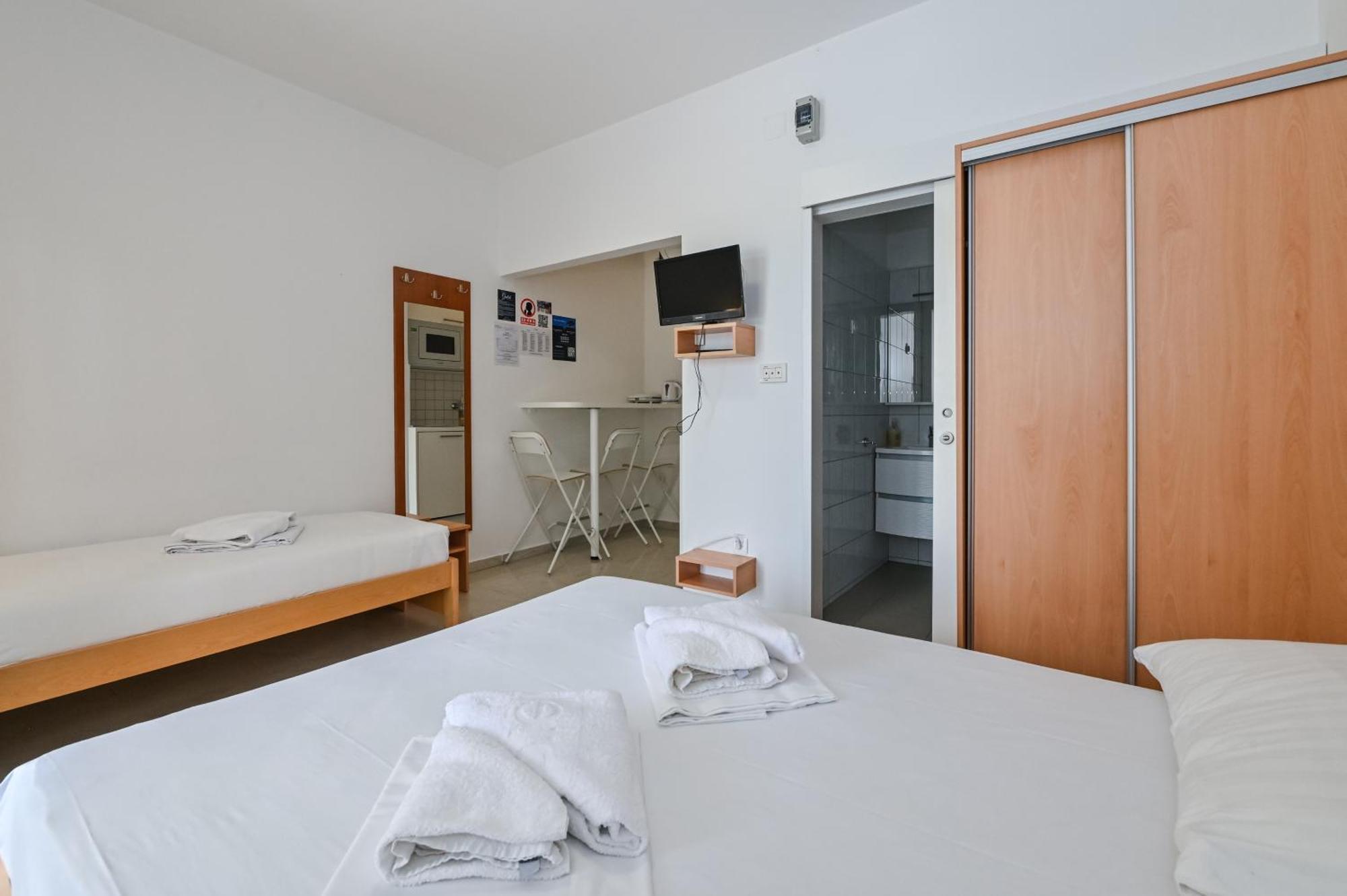 Seagull Pool Apartments & Studios Новаля Номер фото