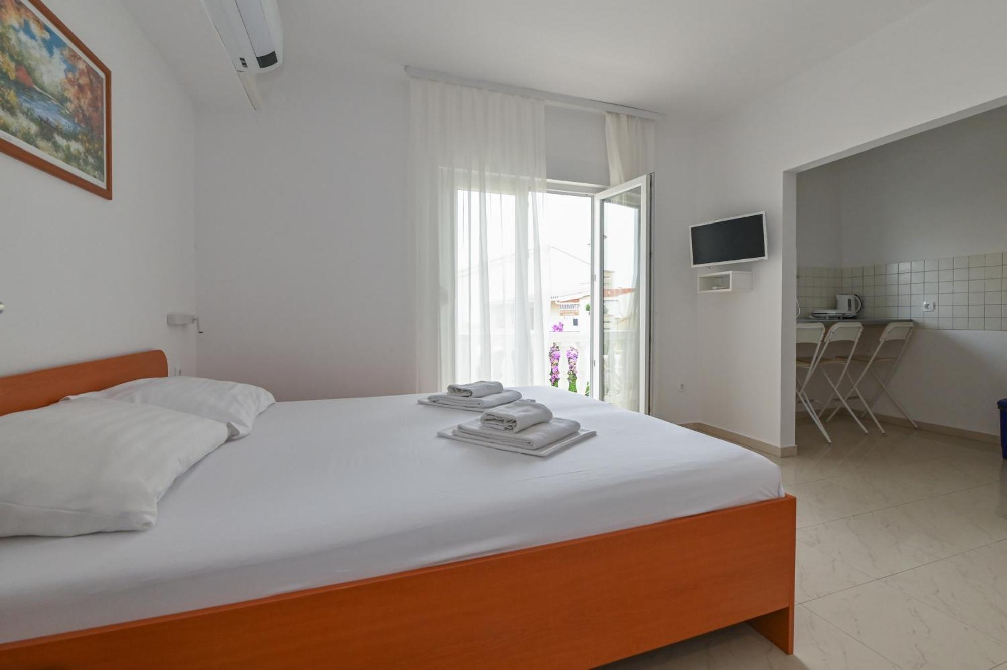 Seagull Pool Apartments & Studios Новаля Номер фото